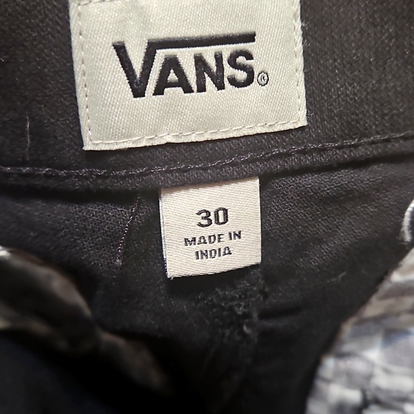 NWT Vans Rerversed Short Black Flat Front Shorts - Picture 4 of 8